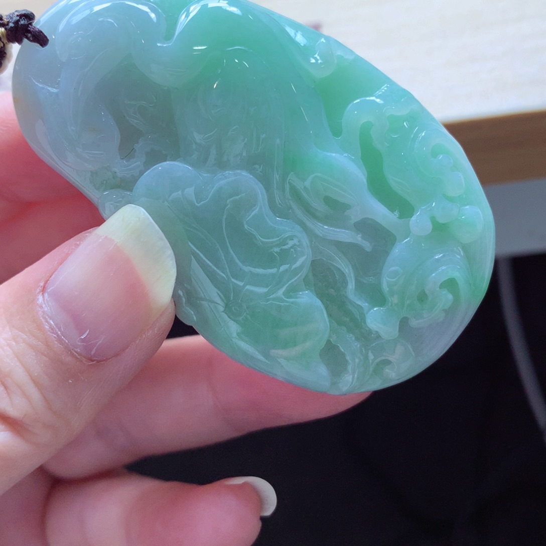 翡翠颈饰未镶嵌吊坠