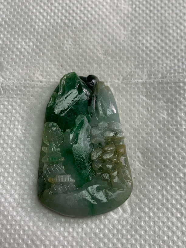 玉如军意翡翠珠宝