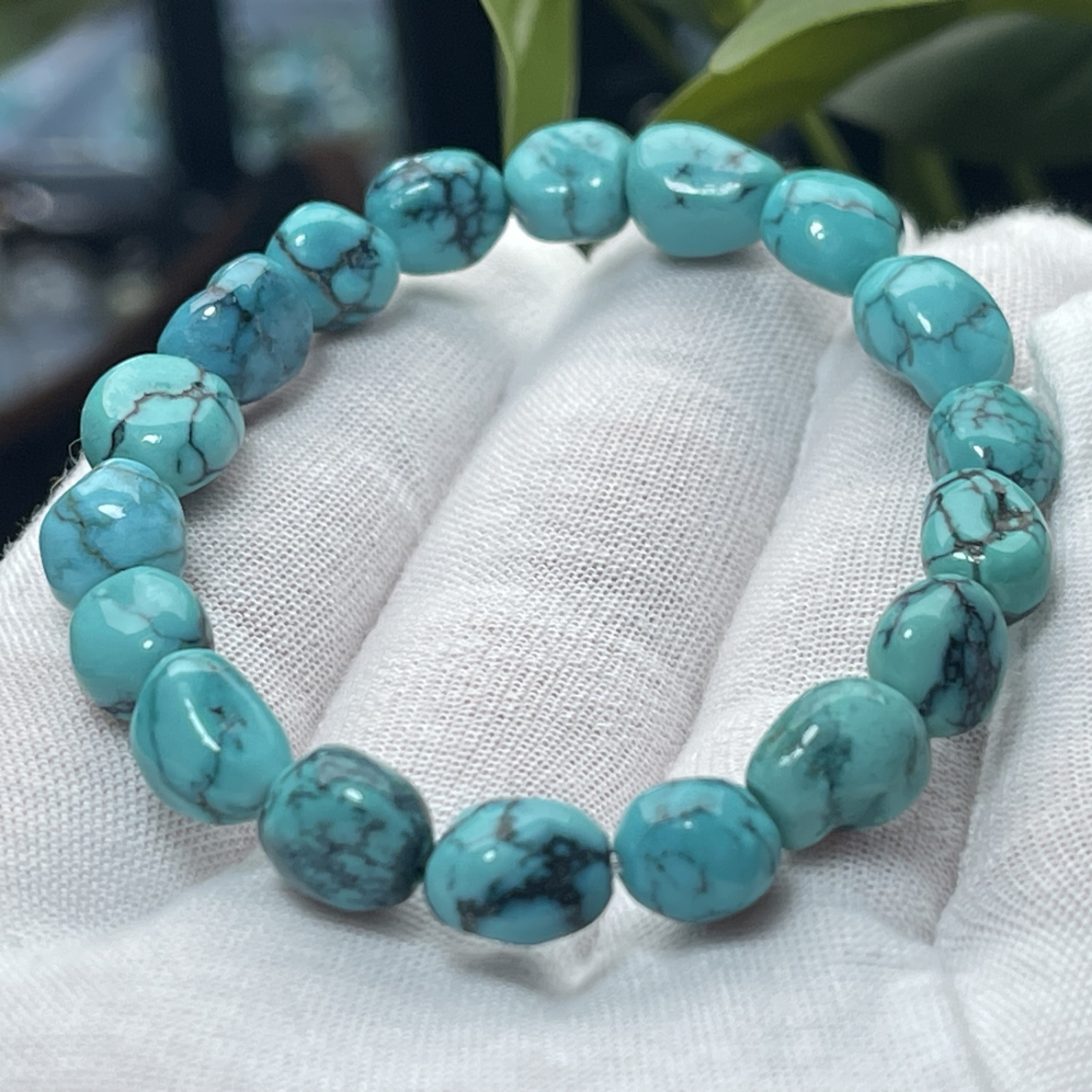 天然原矿高瓷绿松石随型手串，料子水润光泽，直径8mm左右，16克