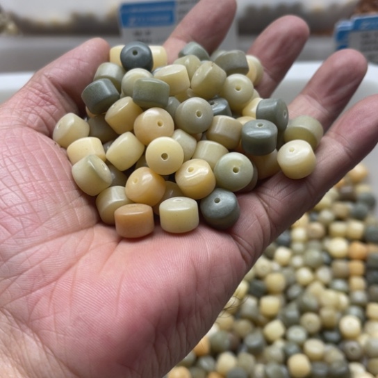 吊坠白玉菩提10-8双色经纶200颗