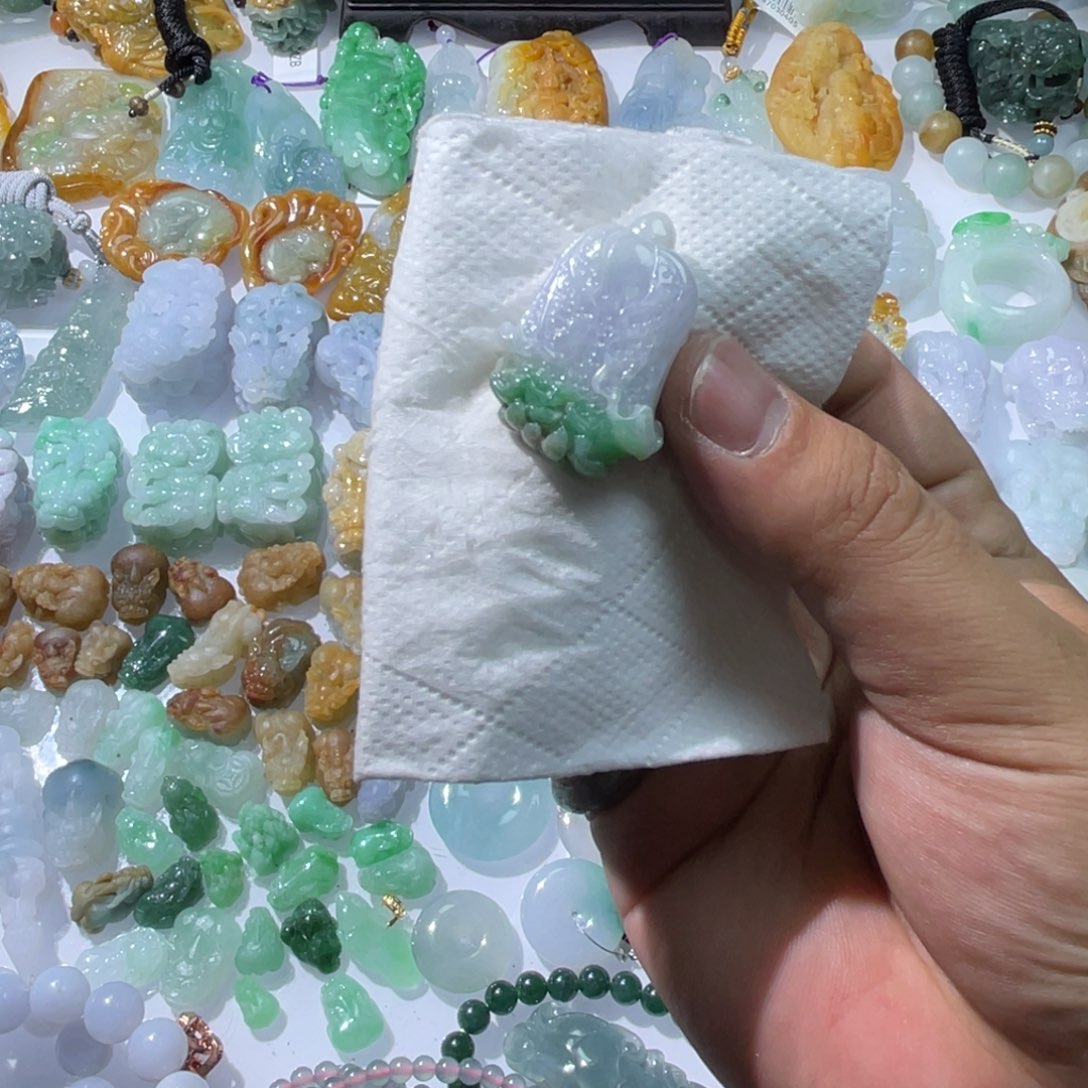 翡翠颈饰未镶嵌天然