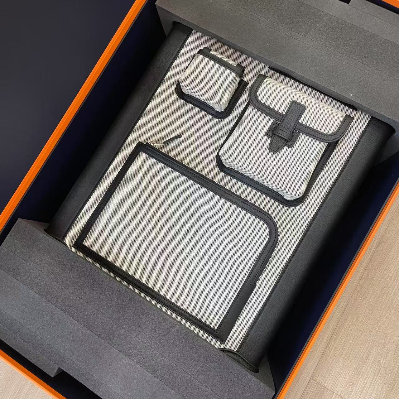 全新未使用 Hermes/爱马仕 全新 W  帆布 黑色ko0304a9 