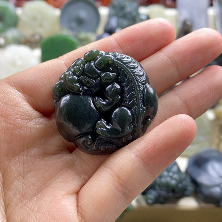 和田玉颈饰未镶嵌