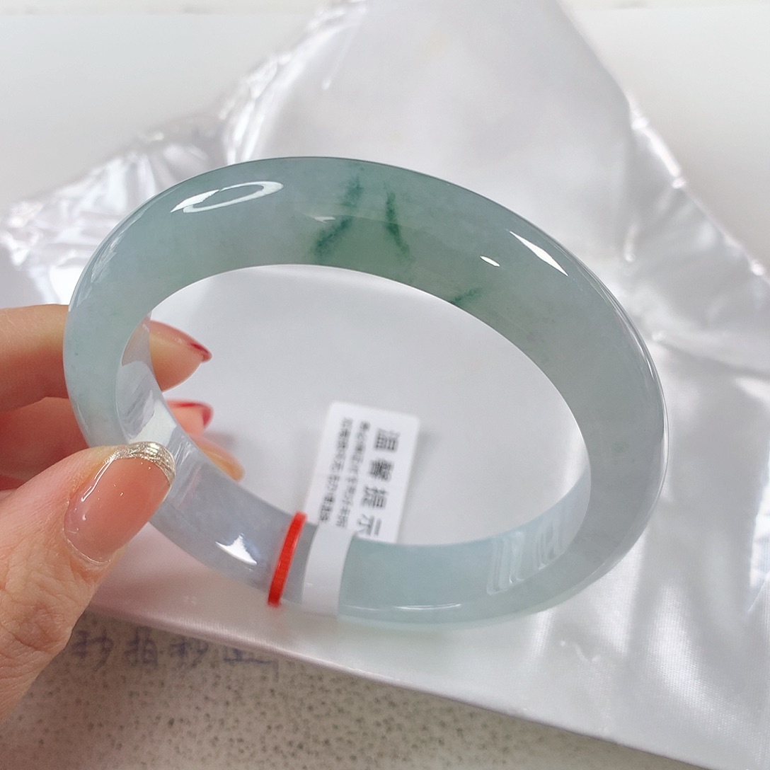 翡翠手镯未镶嵌 正圈①④⑨