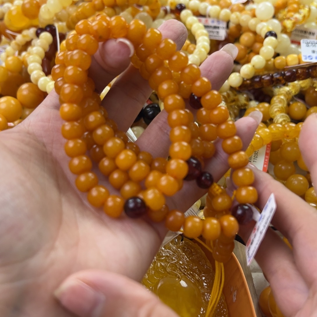 未镶嵌琥珀珠宝奇石