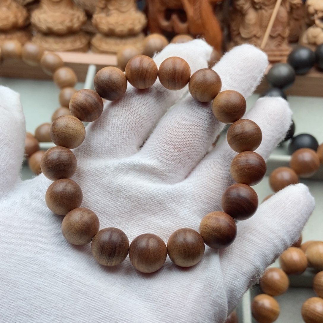 檀香木手串/手链于*初1.2老山檀香黑肉奶香手串