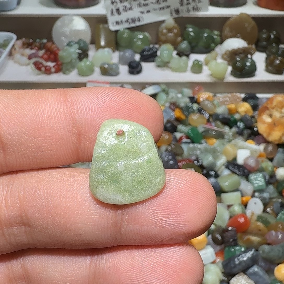 和田玉未镶嵌珠宝奇石