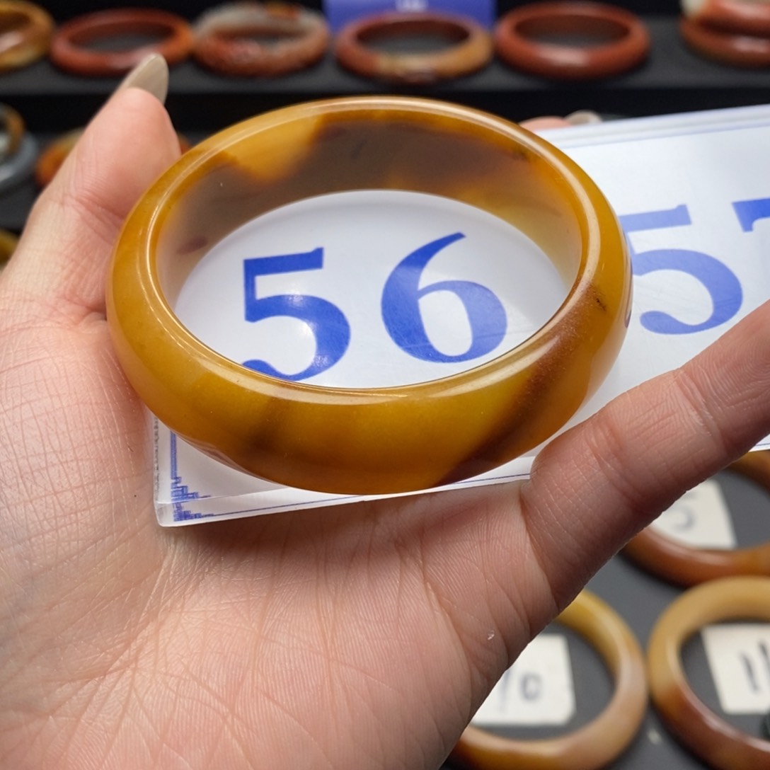 石英质玉（黄龙玉）手镯未镶嵌