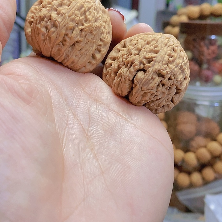 【闪购商品】文玩核桃把件38平谷绣球