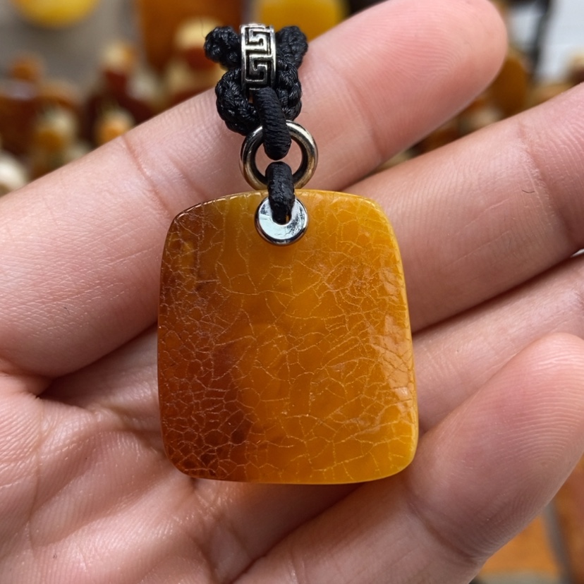 【闪购商品】琥珀颈饰未镶嵌