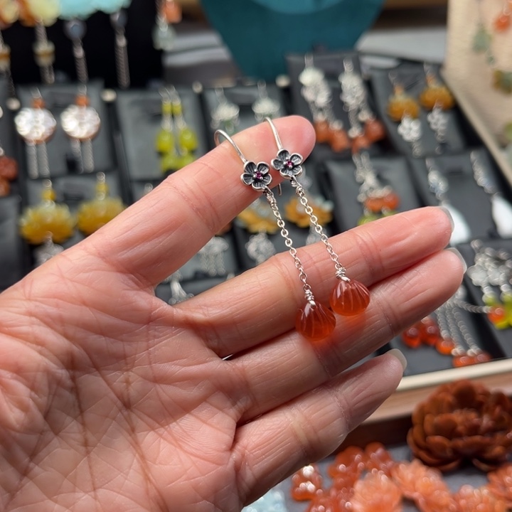 蛇纹石玉耳饰未镶嵌