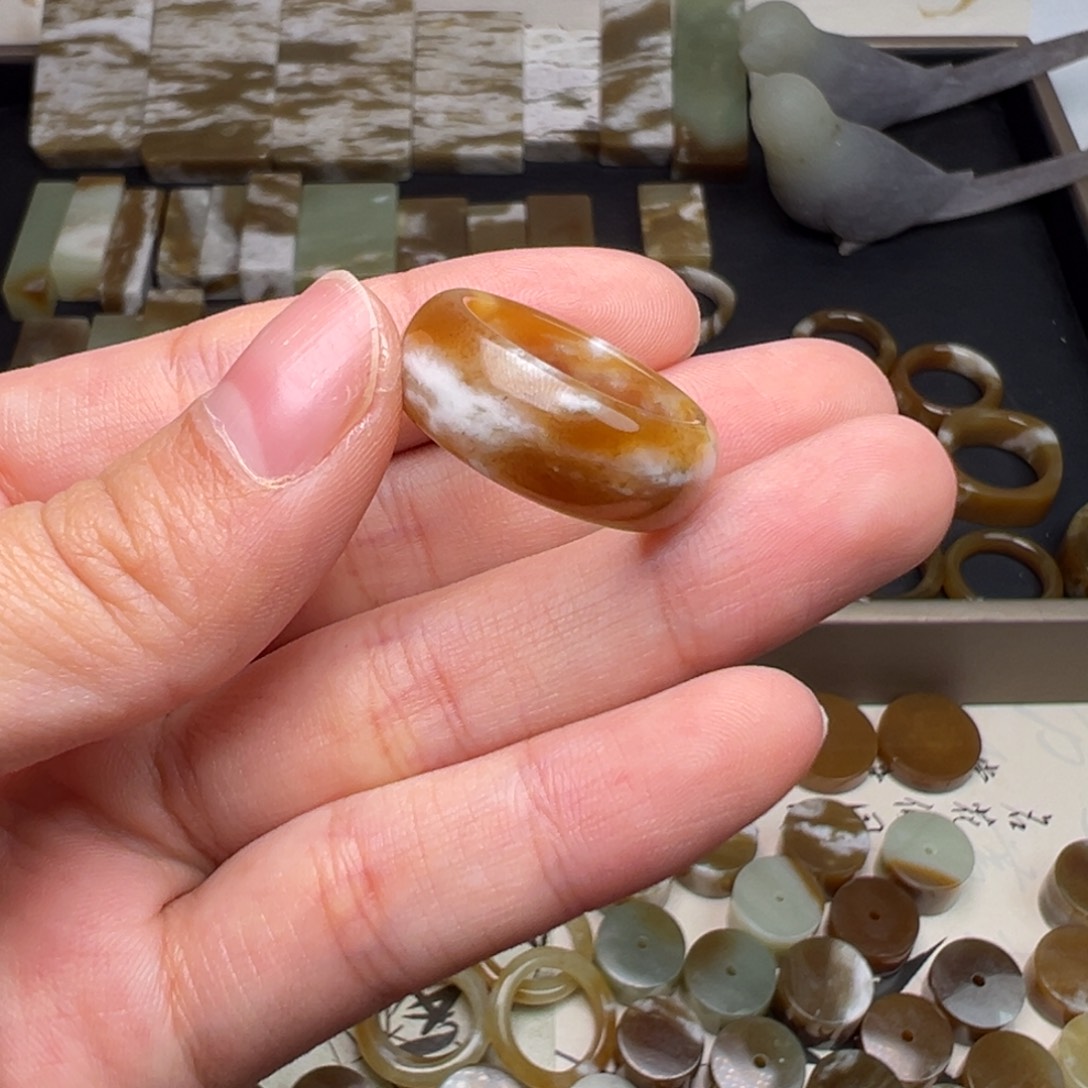 和田玉（糖玉）未镶嵌珠宝奇石08-豹纹素圈戒指内径17