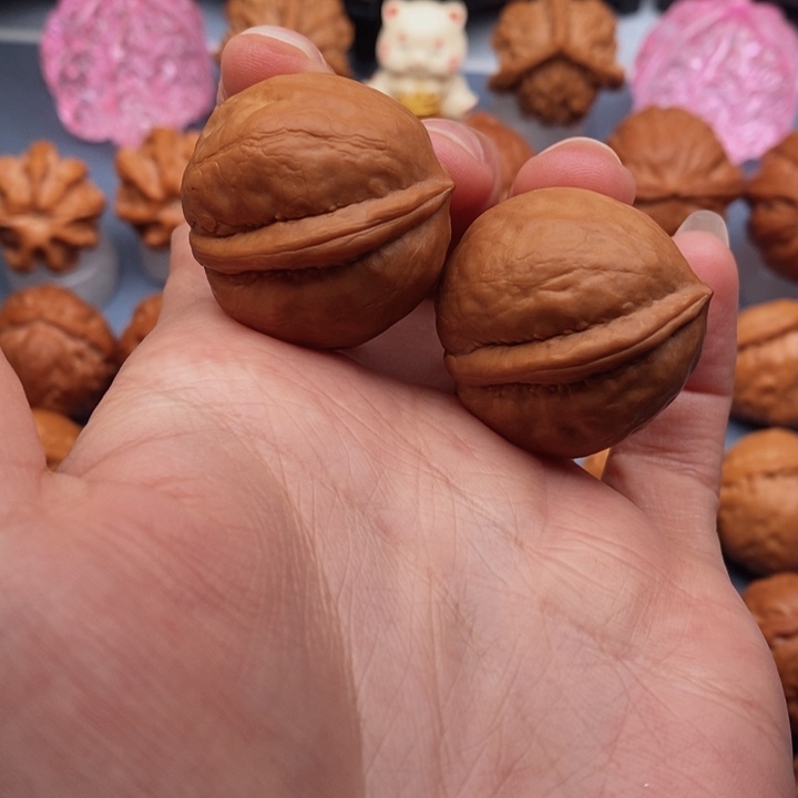 文玩核桃把件小海豚