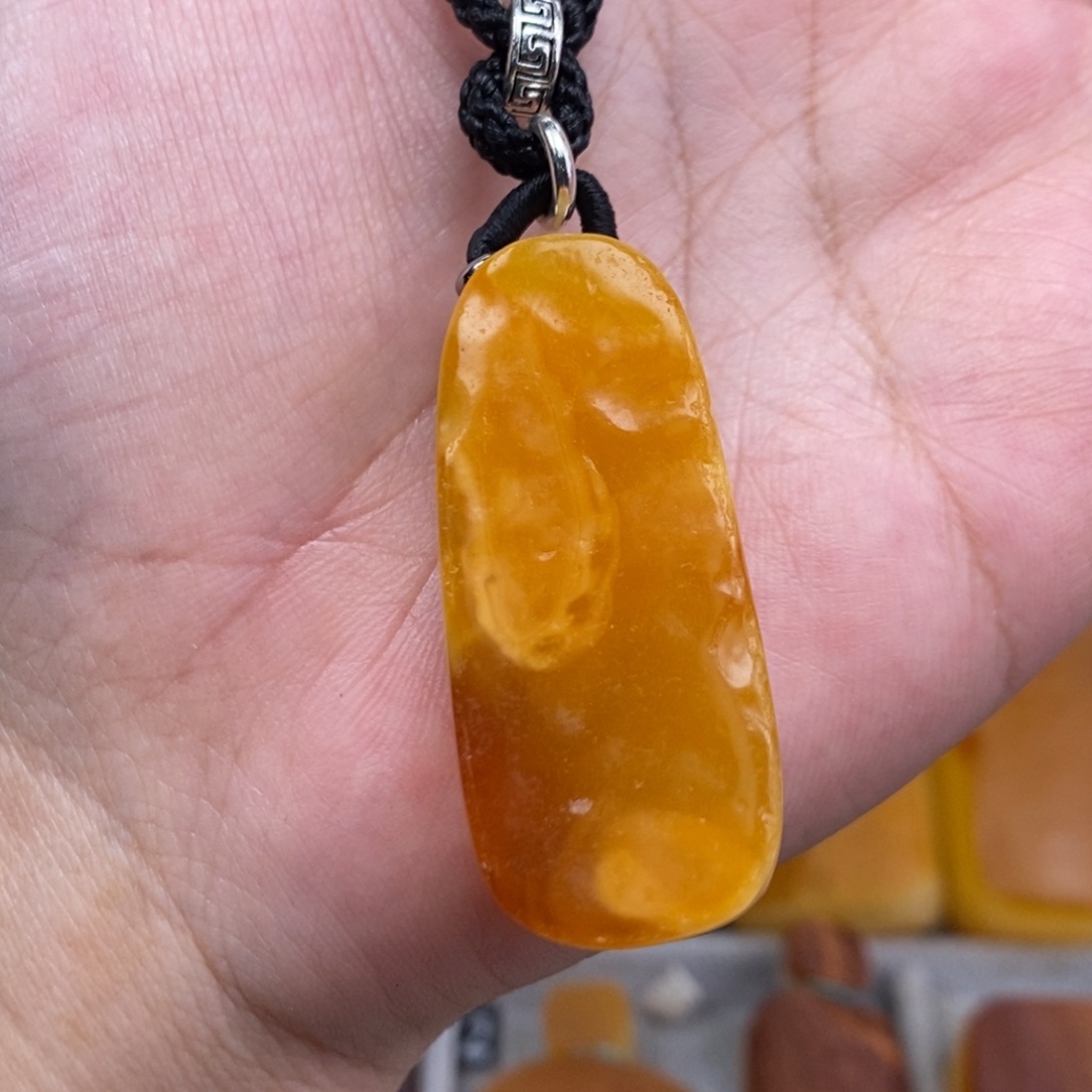 琥珀吊坠(赠链)未镶嵌