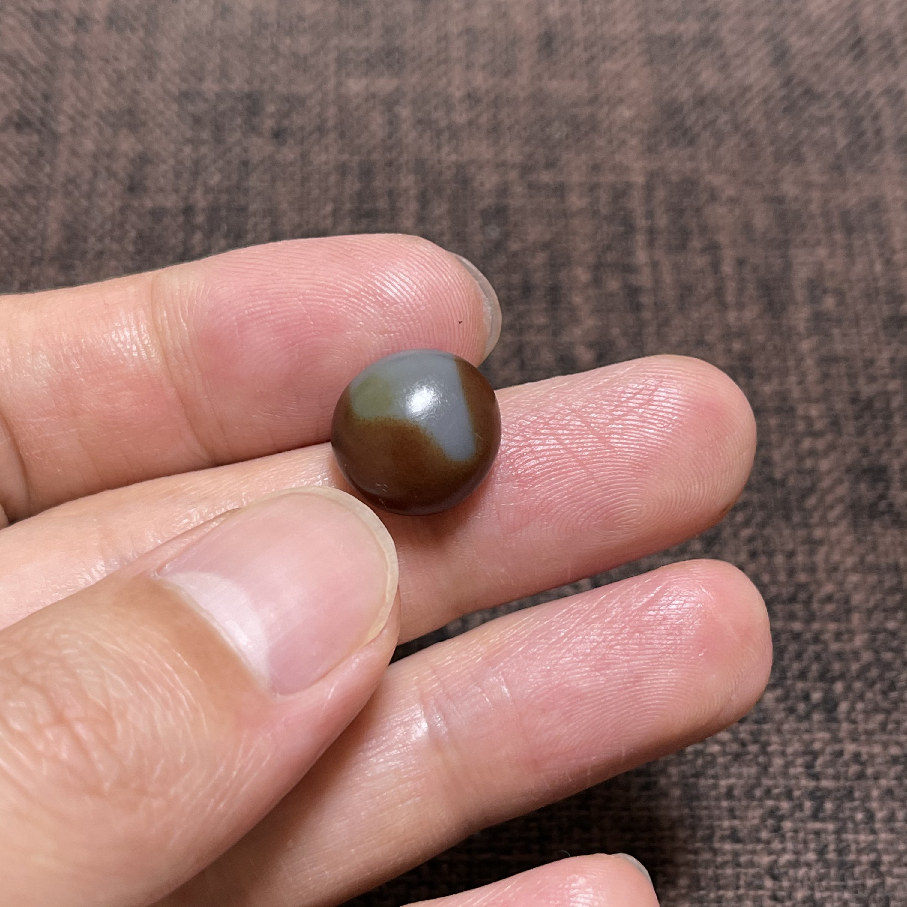 红沁皮蓝调沙枣青黑皮蓝玉三色和田玉籽玉原石戒面多宝手串籽手绳