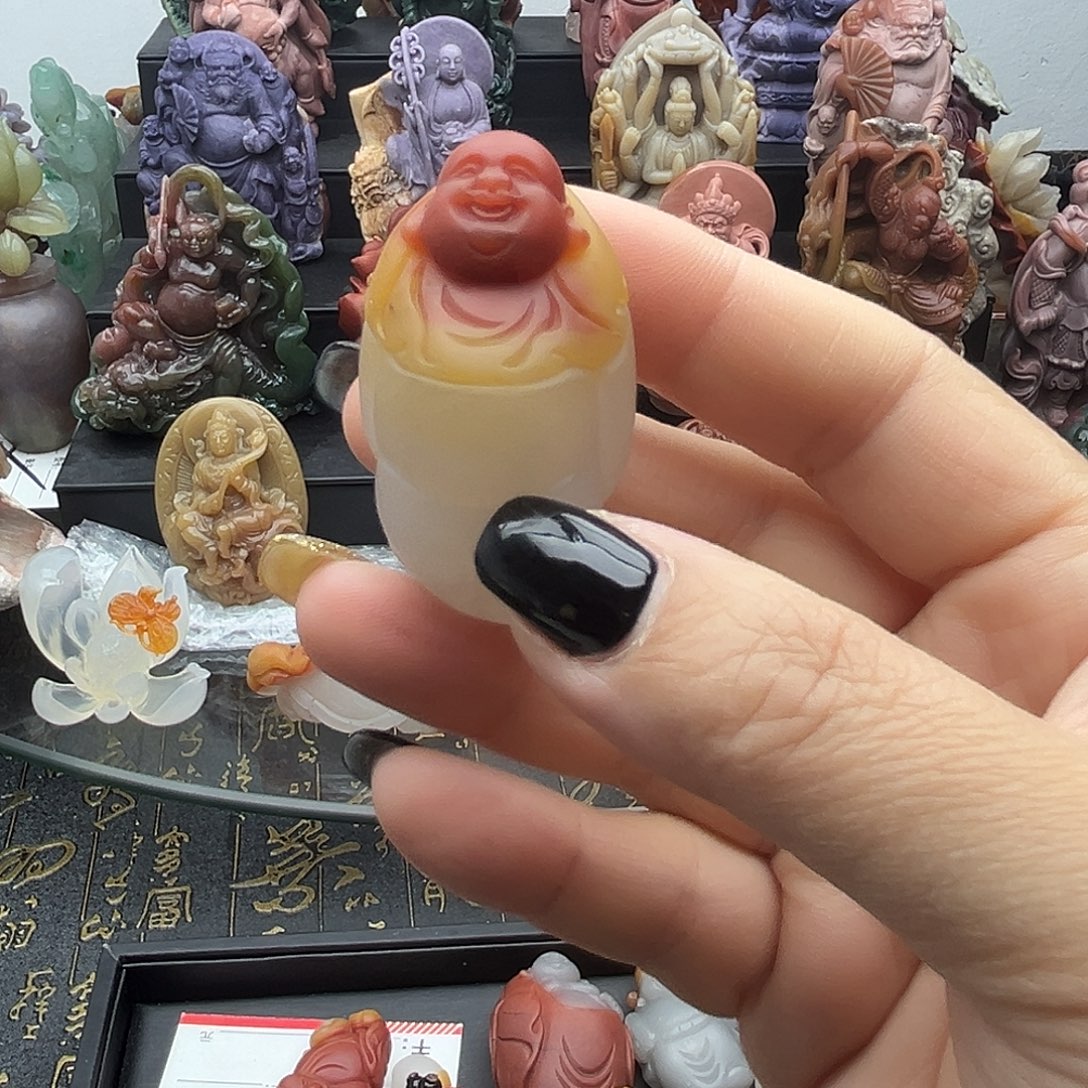 石英岩玉未镶嵌颈饰