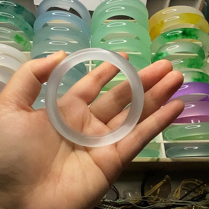 石英质玉未镶嵌手镯