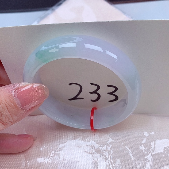 翡翠手镯未镶嵌翡翠