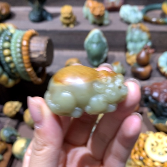 岫岩河磨玉（透闪石质玉）未镶嵌把件江**语
