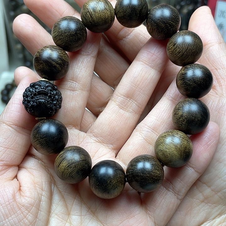 沉香手串达*尼越南芽庄白奇楠留疤料