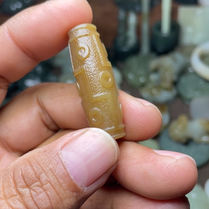 和田玉颈饰未镶嵌信*仰