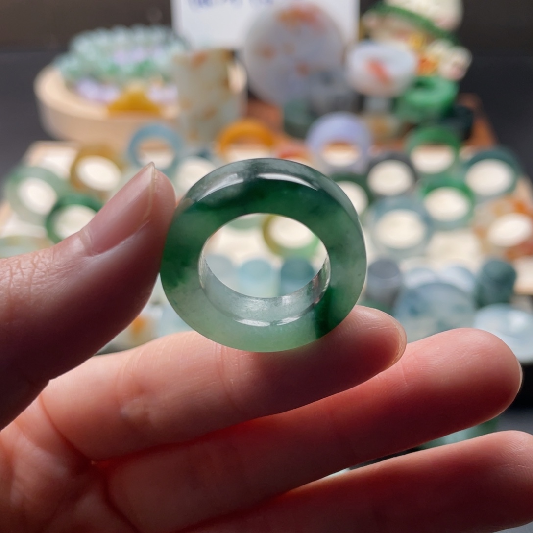 定制翡翠未镶嵌翡翠