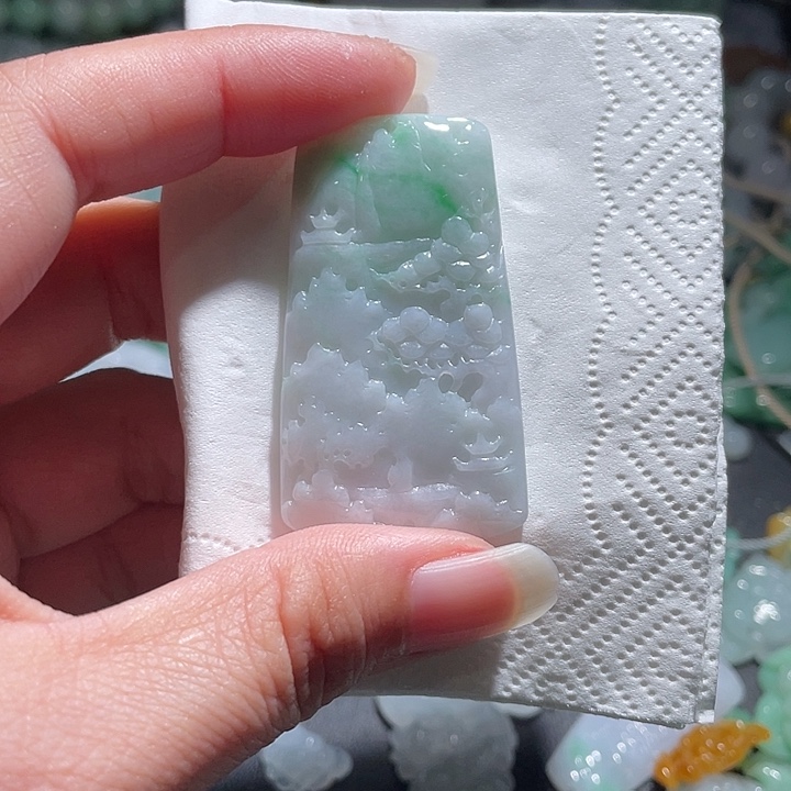 颈饰未镶嵌翡翠天