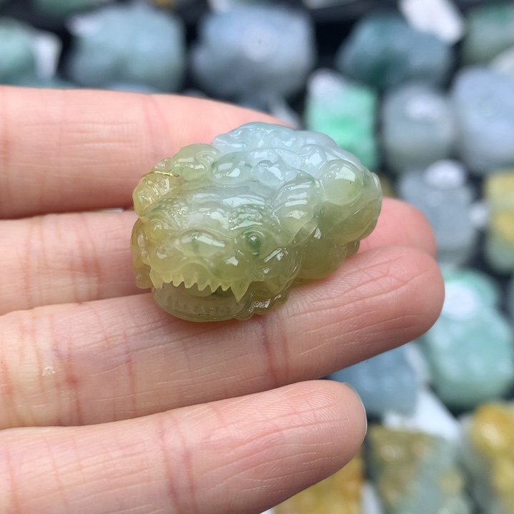 翡翠颈饰未镶嵌天然缅甸A货翡翠貔貅吊坠