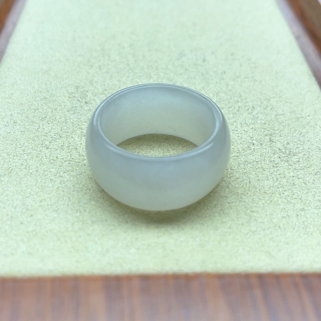 未镶嵌戒指和田玉43冰白轮胎16码