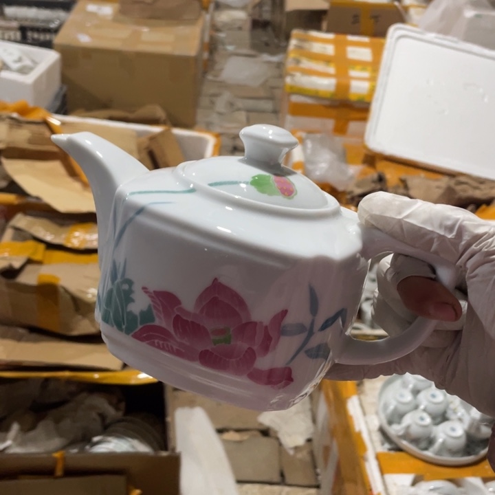 其他盘子碗砂锅都有