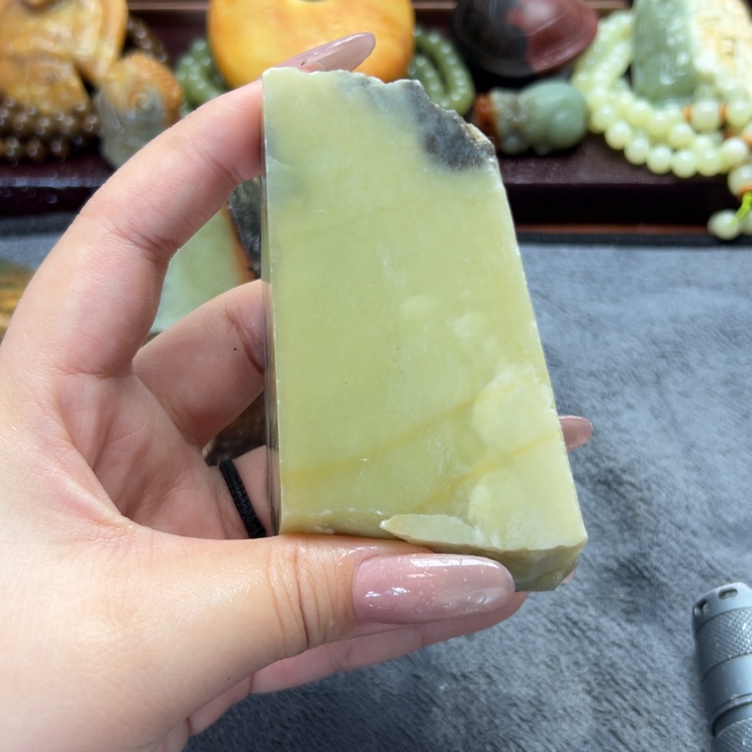 和田玉未镶嵌珠宝奇石