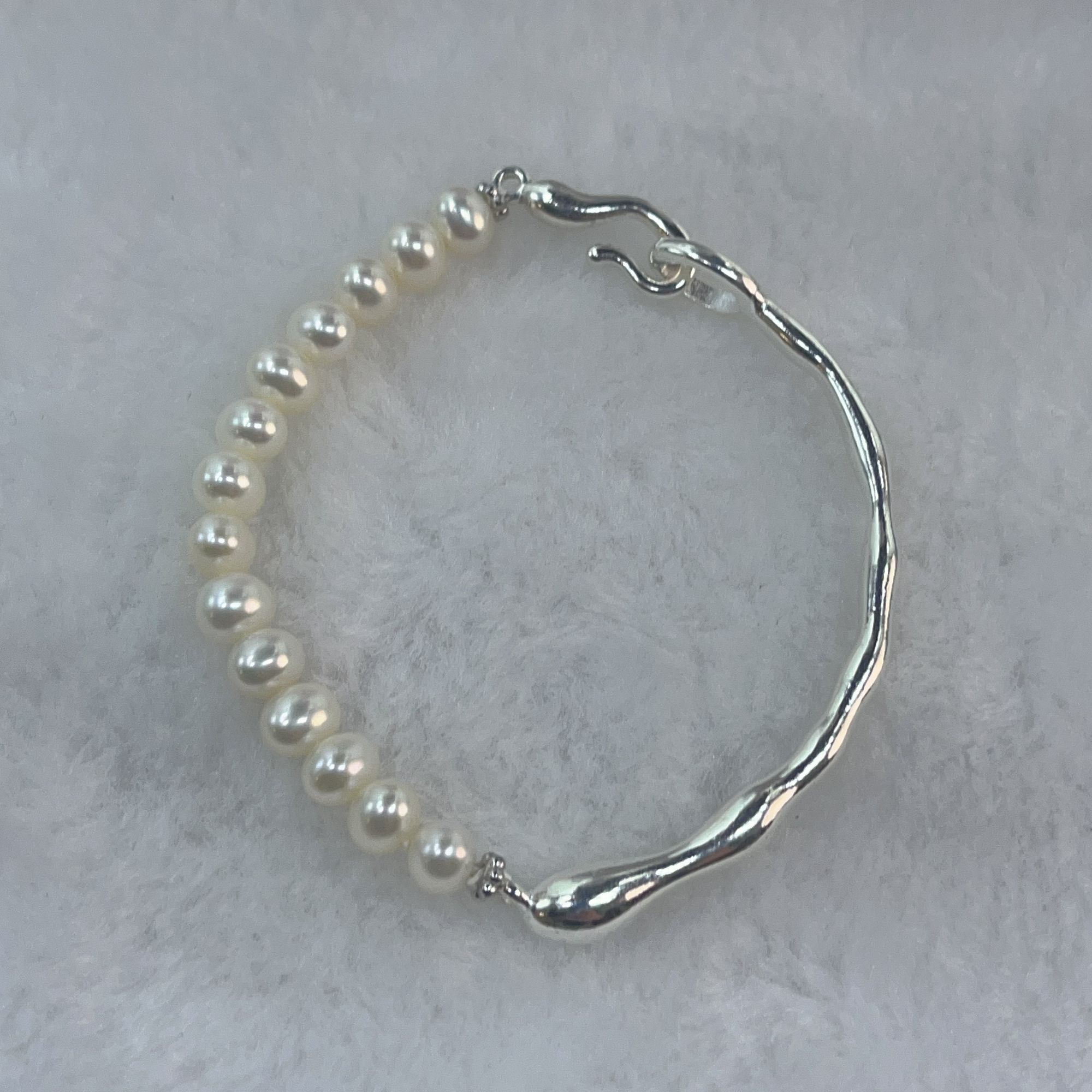 原创设计 女通用日韩手链气质轻奢素款复古拼接极光珍珠手链