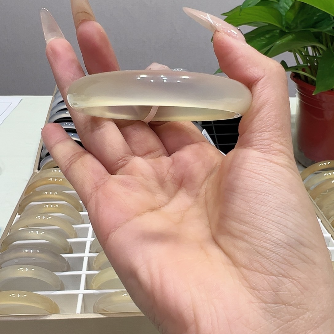 得***愿玛瑙/玉髓未镶嵌手镯