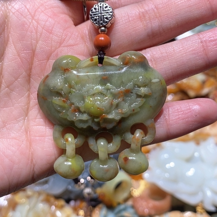 岫玉毛衣链未镶嵌