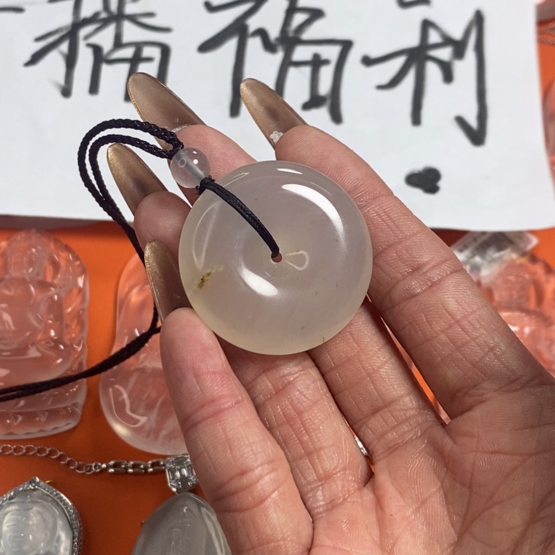 石英质玉颈饰未镶嵌