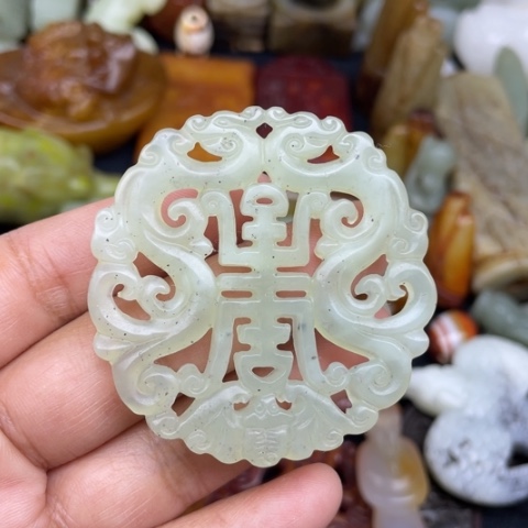 蛇纹石玉未镶嵌颈饰13