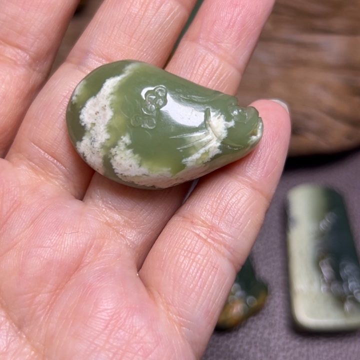 岫岩河磨玉（透闪石质玉）未镶嵌颈饰