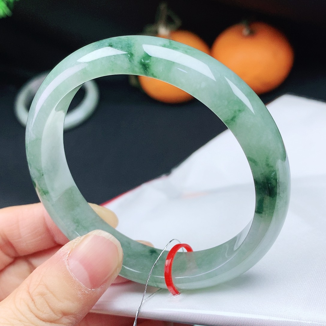 翡翠手镯未镶嵌58圈
