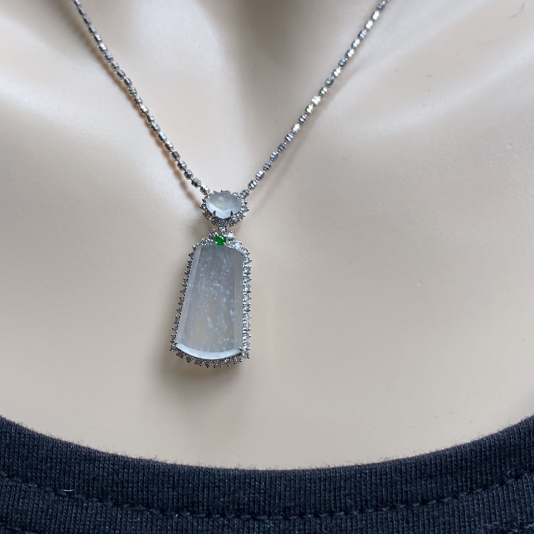 翡翠吊坠(赠链)18K金镶嵌