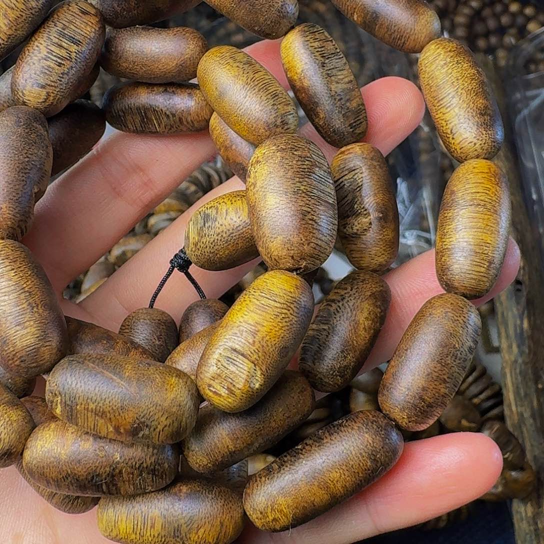 沉香手串老白棋留疤49