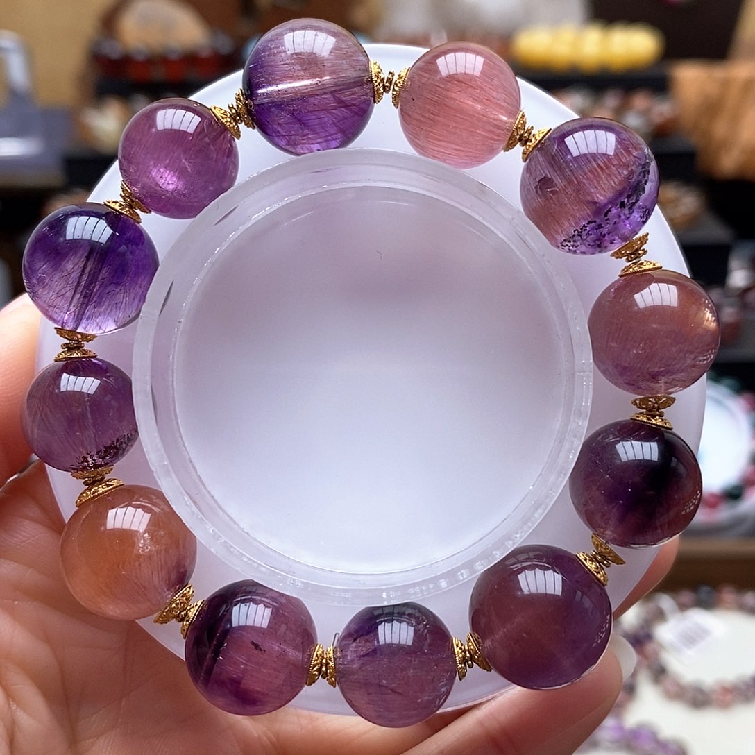 18K金镶嵌手链水晶