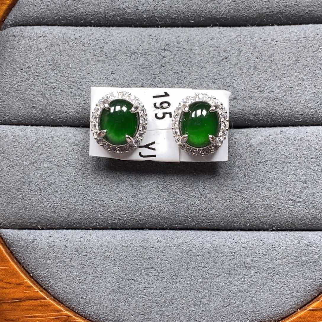 翡翠颈饰未镶嵌温****5翡翠耳钉