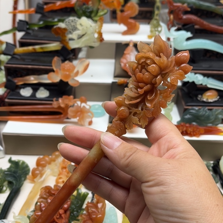 秋***果蛇纹石玉未镶嵌岫玉发簪