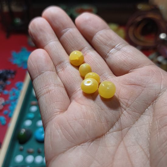 琥珀未镶嵌裸石天然原矿蜜蜡