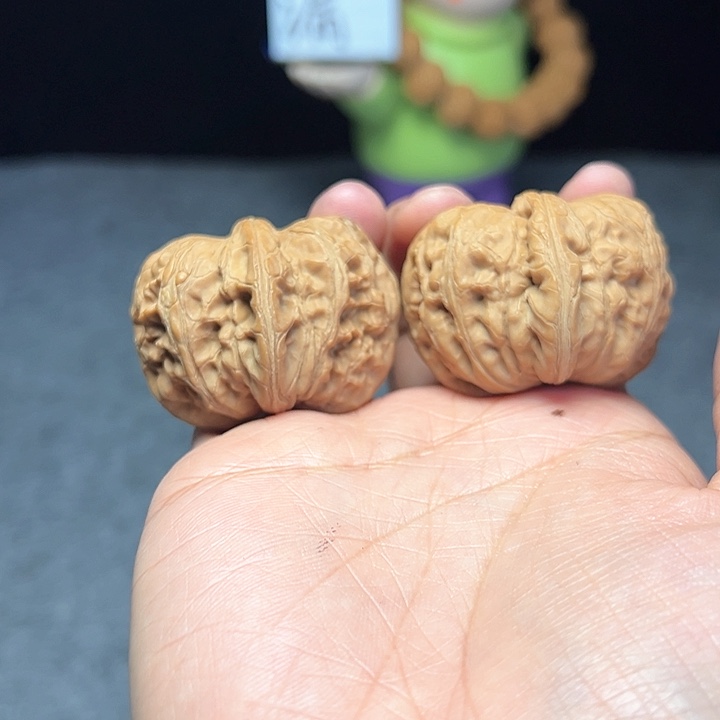 文玩核桃把件元宝44尺