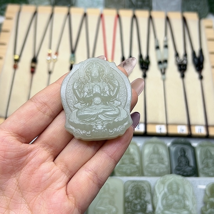 和田玉颈饰未镶嵌光*佬