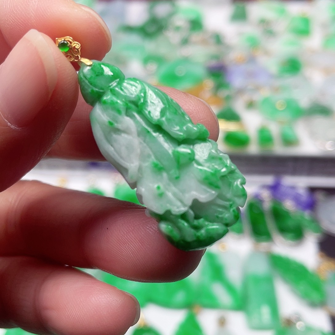 吊坠(不含链)18K金镶嵌翡翠