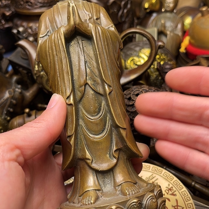 精美铜器批发档口