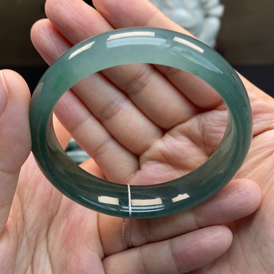 翡翠手镯未镶嵌天然