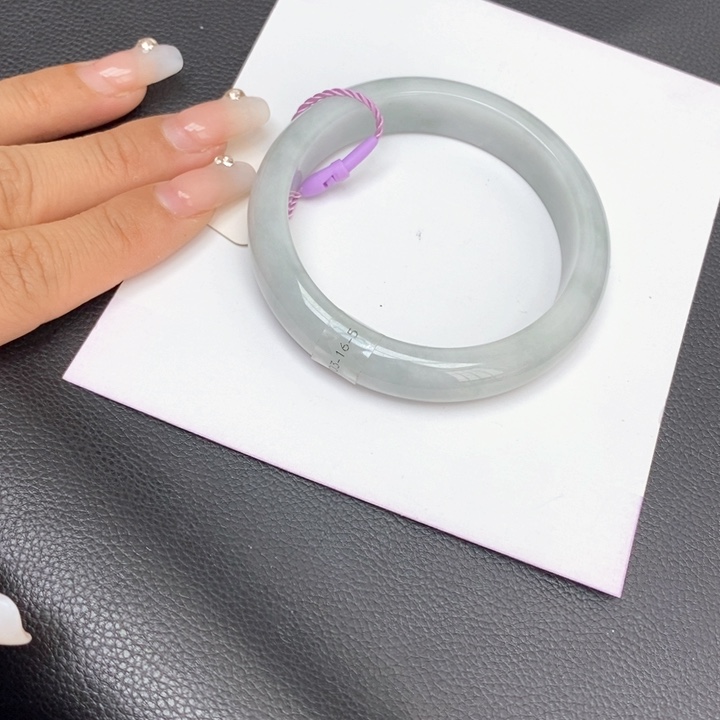 翡翠手镯未镶嵌53圈口